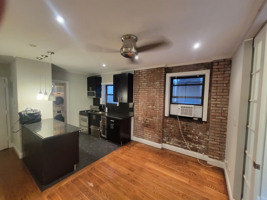 436 West 52nd Street - Photo 1