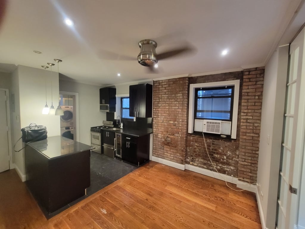 436 West 52nd Street - Photo 16