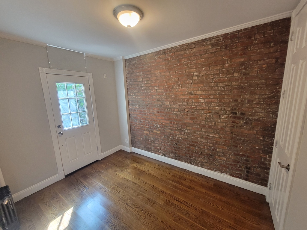436 West 52nd Street - Photo 6