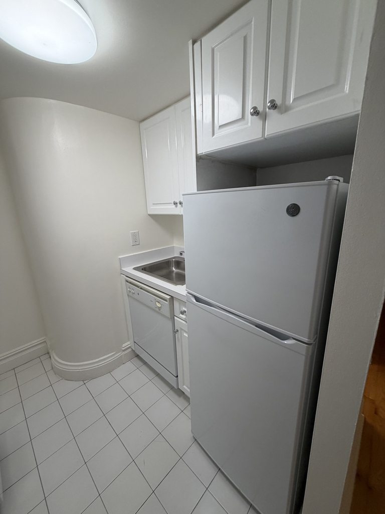 5 Astor Place - Photo 4