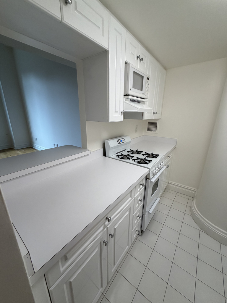5 Astor Place - Photo 3