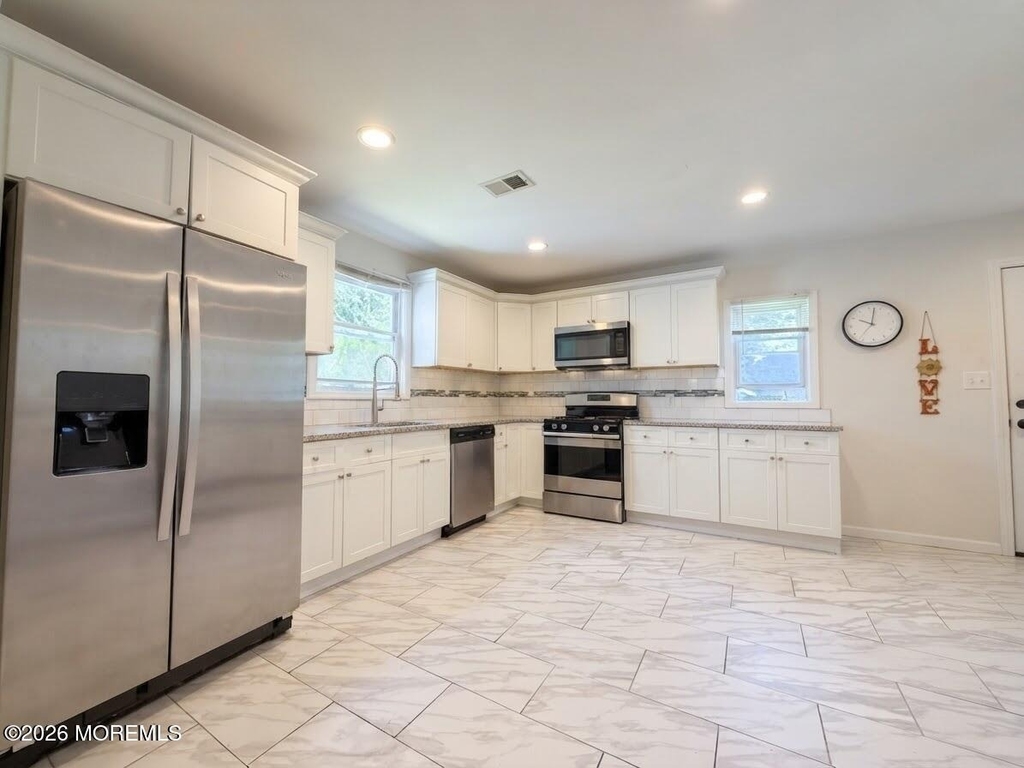 1047 Jaques Avenue - Photo 8