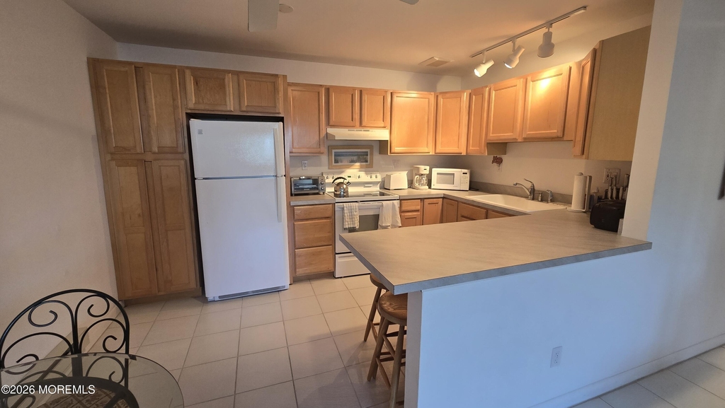 210 5th Avenue - Photo 2