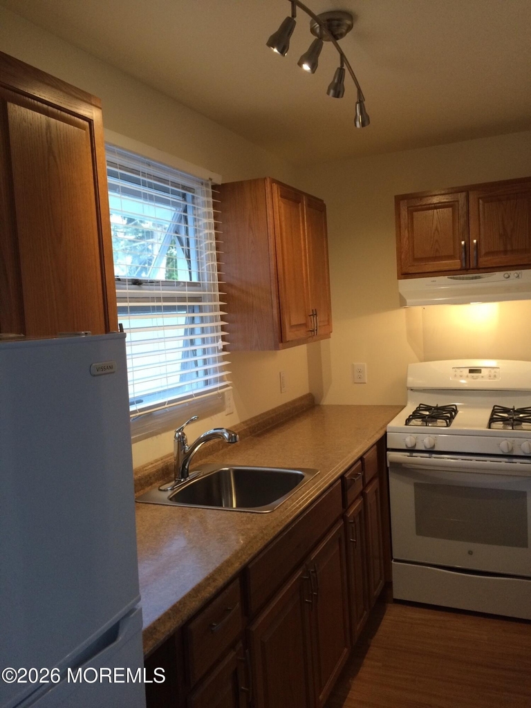 604 Harris Avenue - Photo 5
