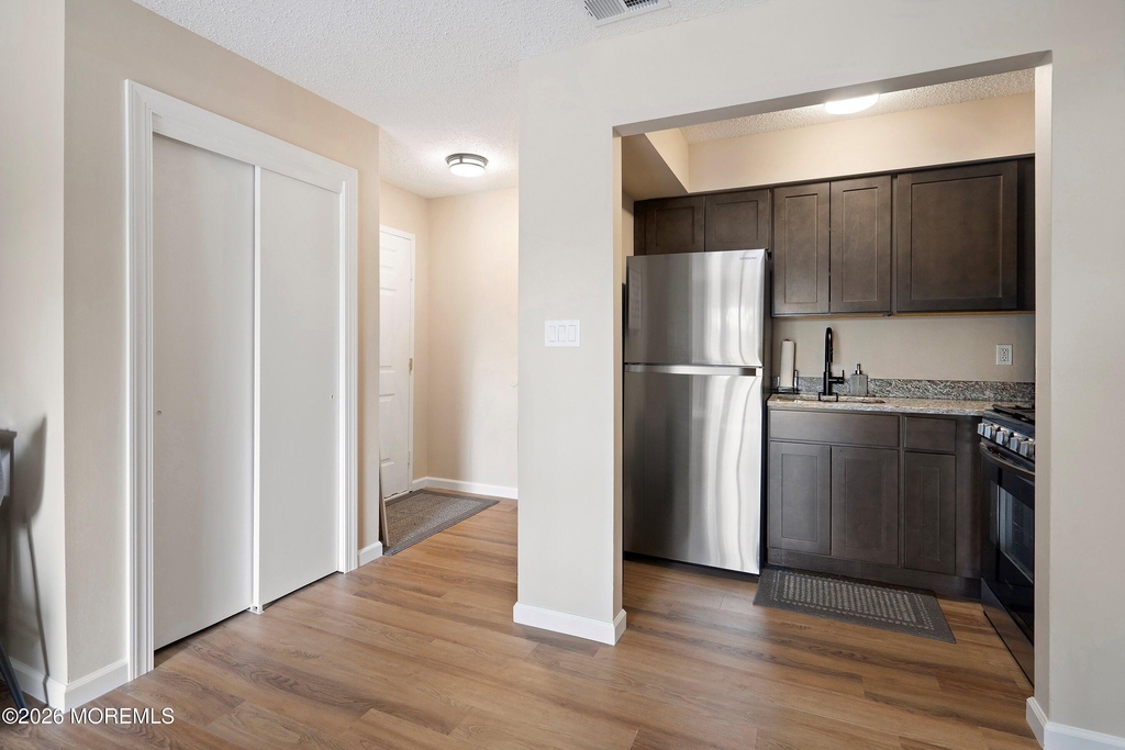 84 Diane Drive - Photo 4