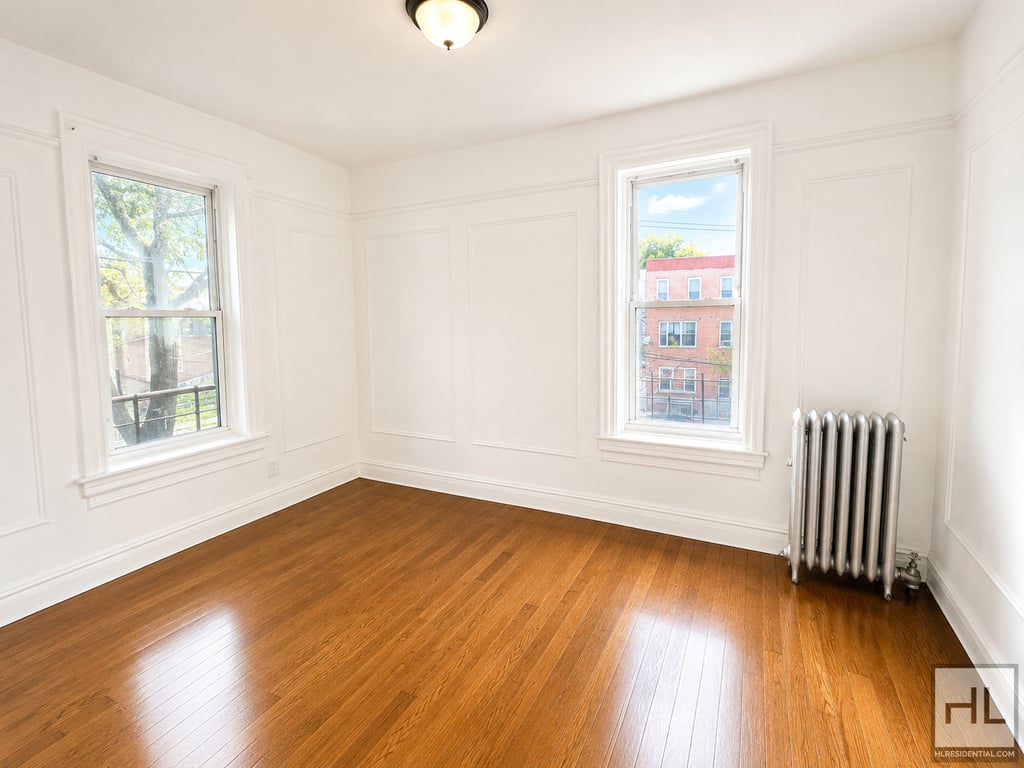 Grant Avenue - Photo 1