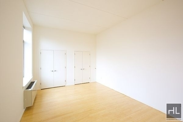 1st Avenue - Photo 1
