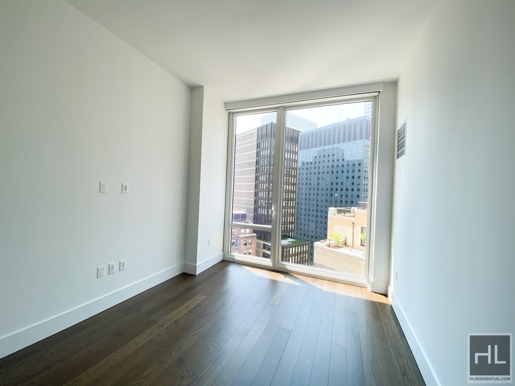 East 44th Street - Photo 1