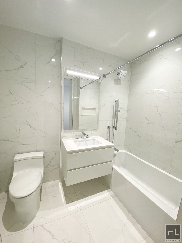 East 44th Street - Photo 5