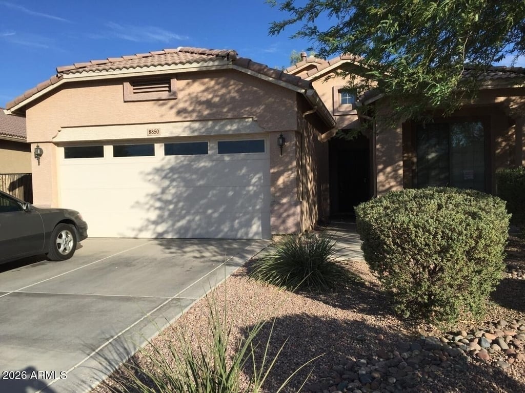 8850 W Hilton Avenue - Photo 0