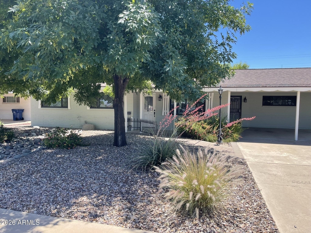 27 E Mckinley Street - Photo 0