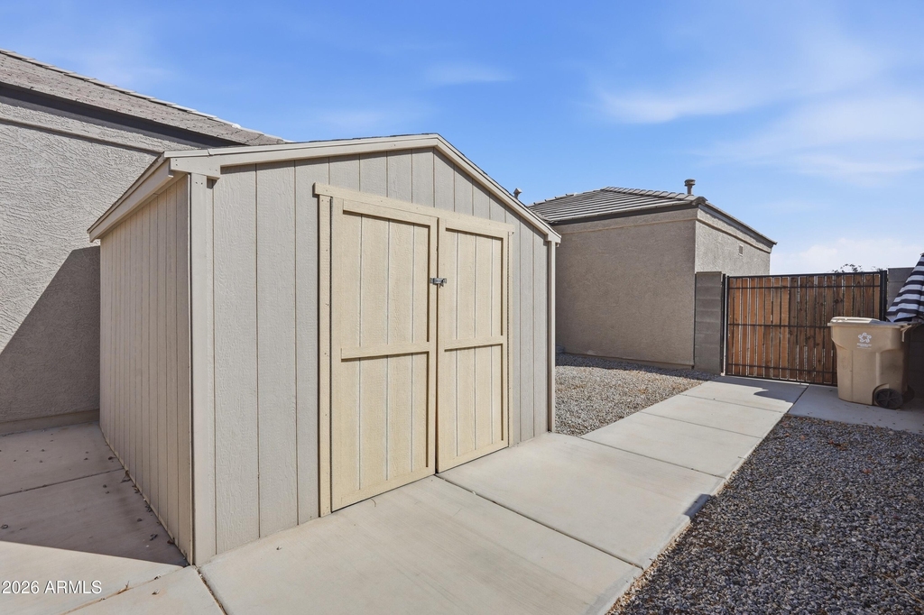 30558 W Clarendon Avenue - Photo 38