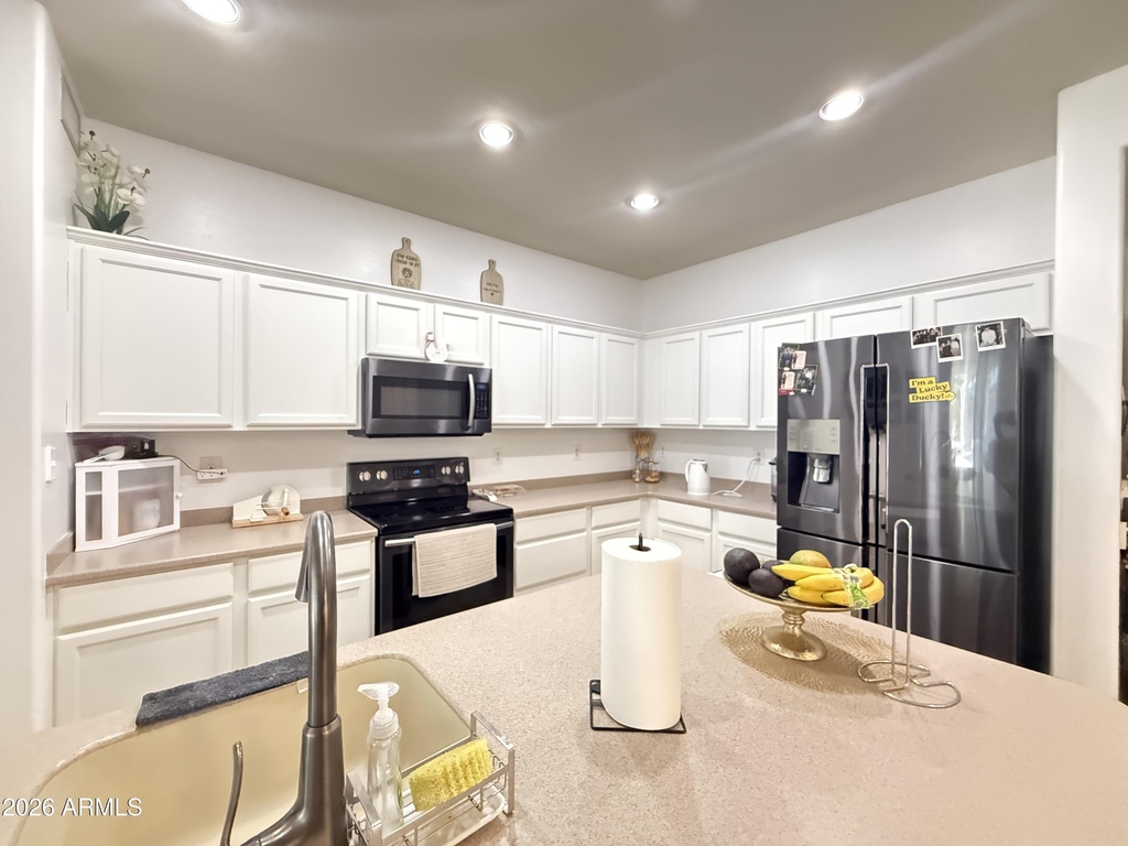757 W Aloe Place - Photo 5