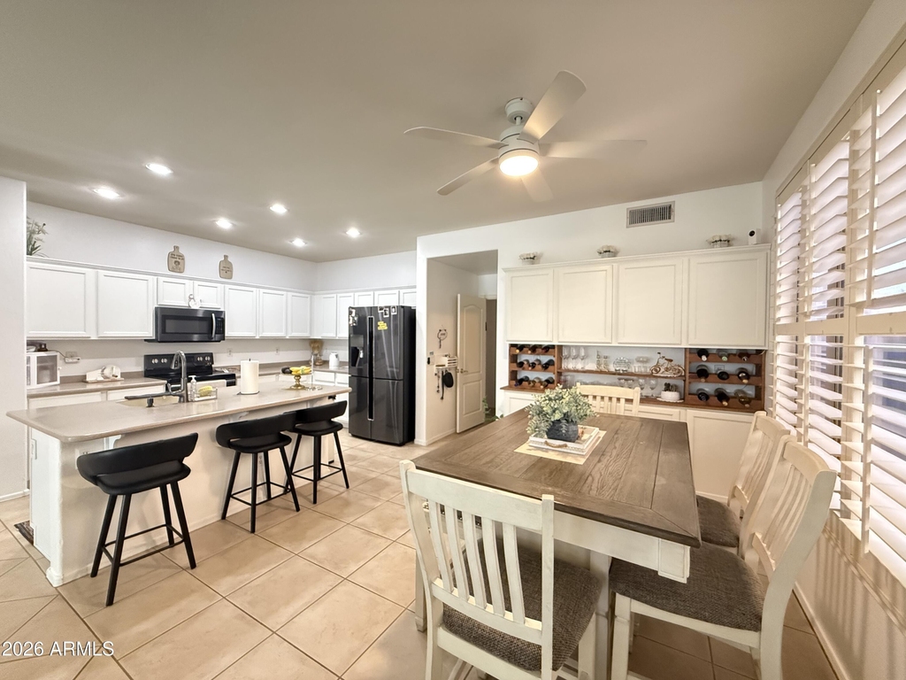757 W Aloe Place - Photo 4