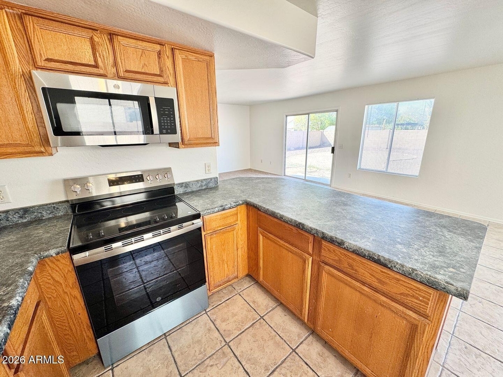 12214 W Apache Street - Photo 7