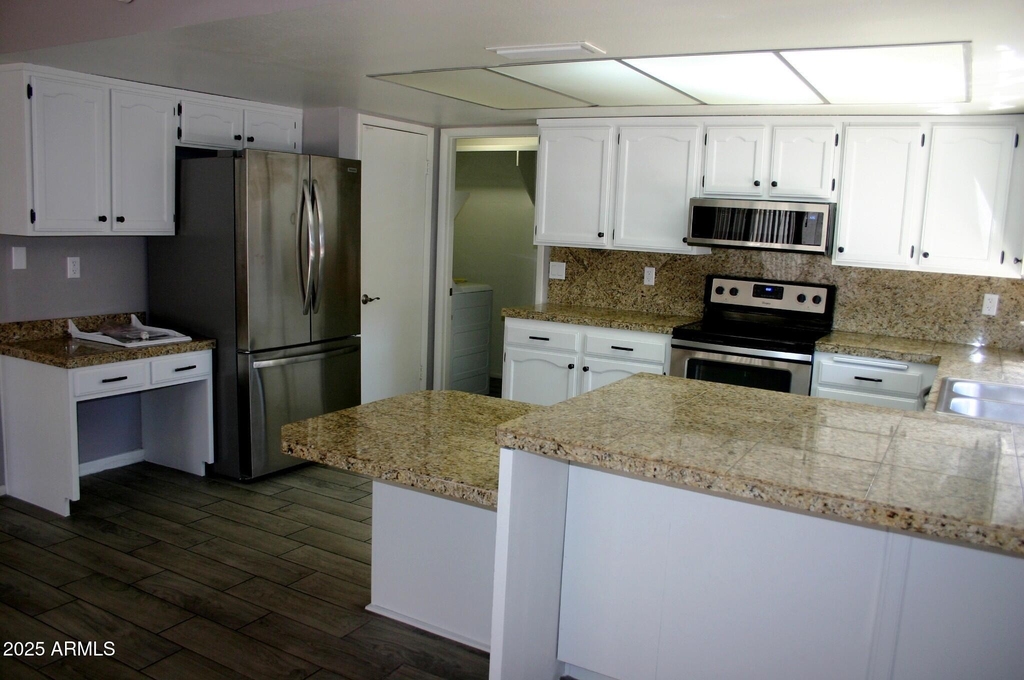 2217 S Las Flores -- - Photo 2