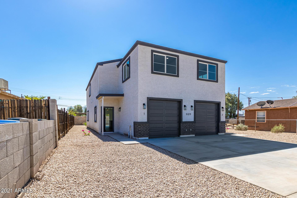 917 S 5th Avenue - Photo 0