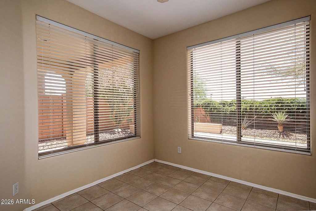 2461 W Muirfield Drive - Photo 4