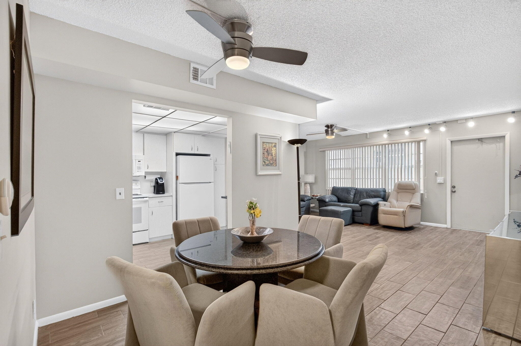 3030 Wolverton B - Photo 15