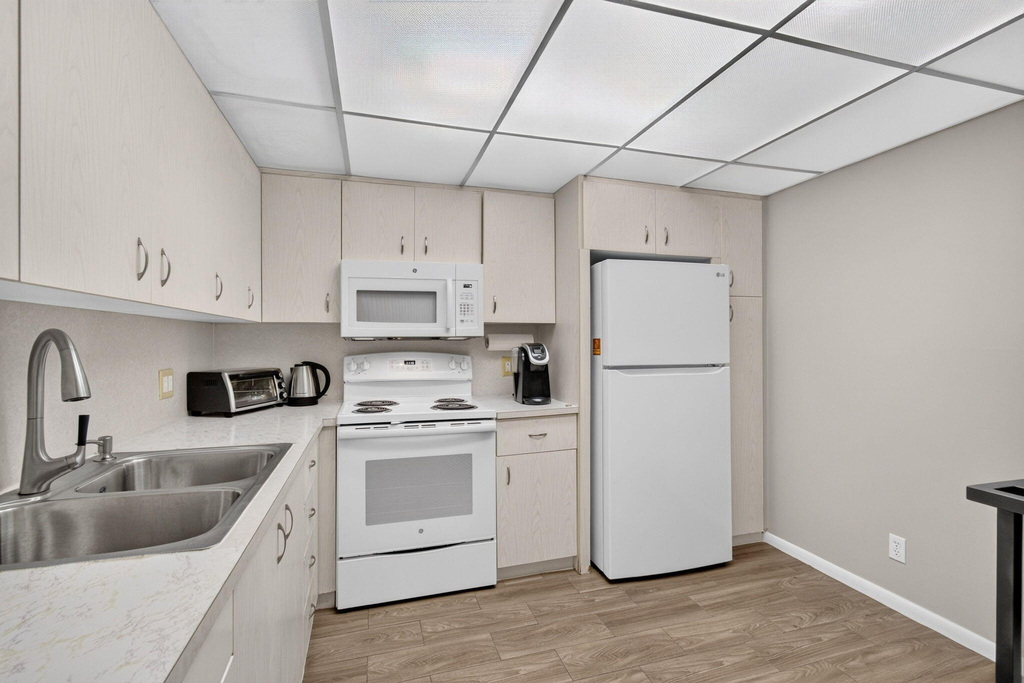 3030 Wolverton B - Photo 11