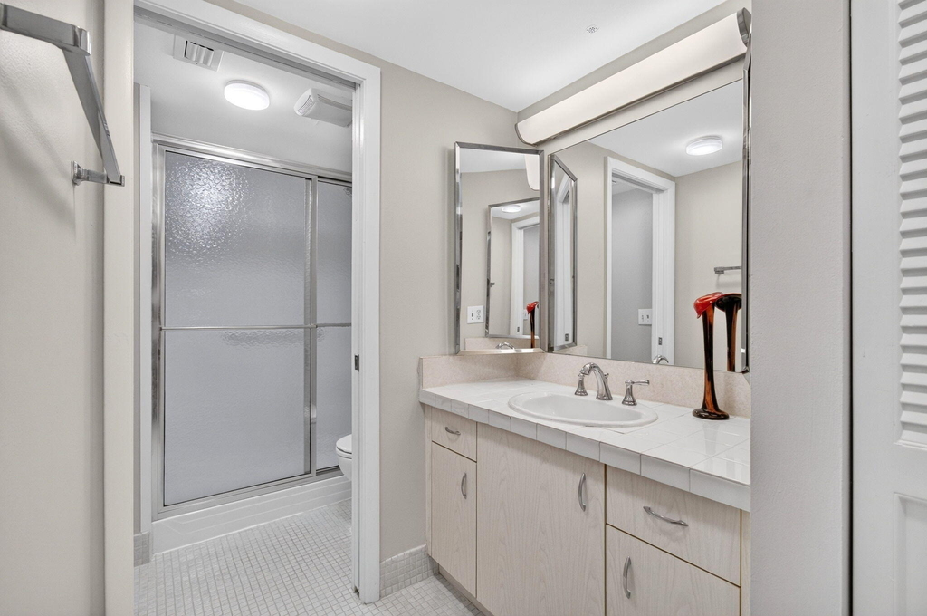 3030 Wolverton B - Photo 17