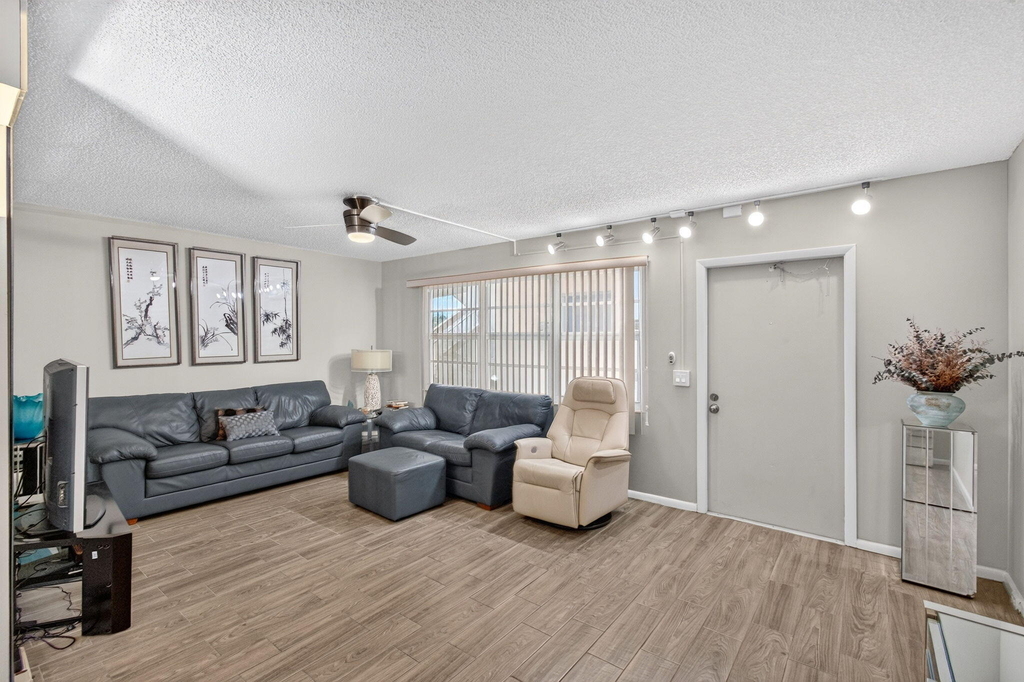 3030 Wolverton B - Photo 5