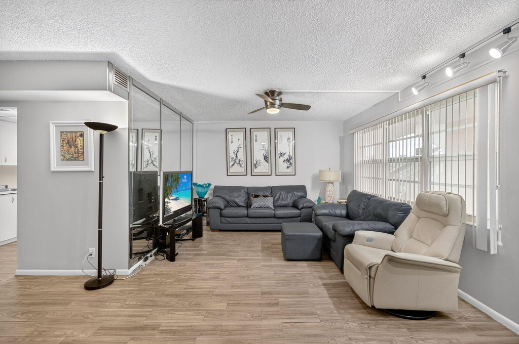 3030 Wolverton B - Photo 4