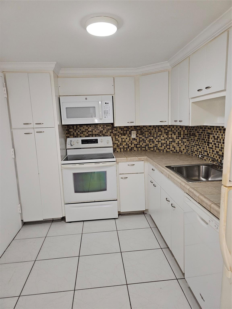 500 Bayview Drive - Photo 12