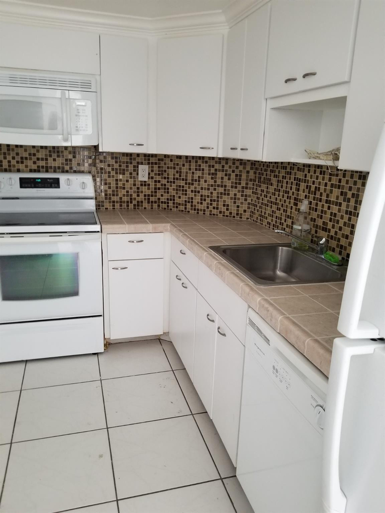 500 Bayview Drive - Photo 14