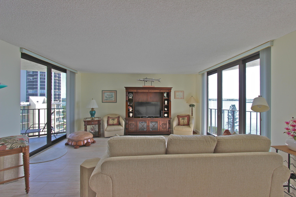5420 N Ocean Avenue - Photo 3