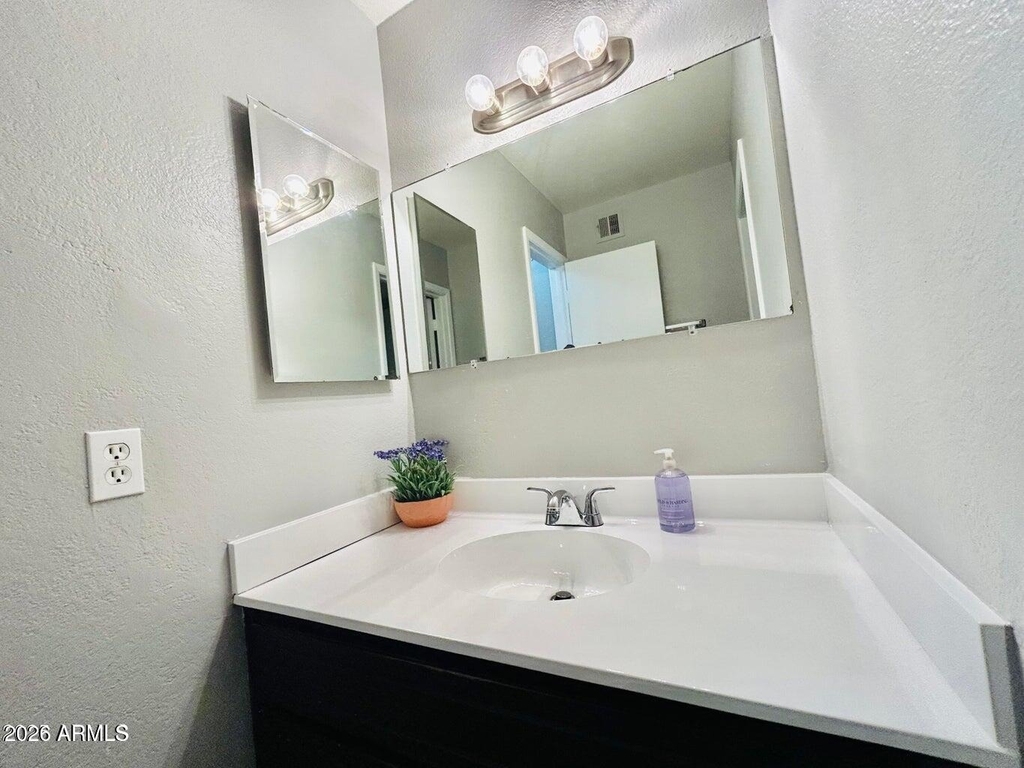 240 S Doran -- - Photo 14