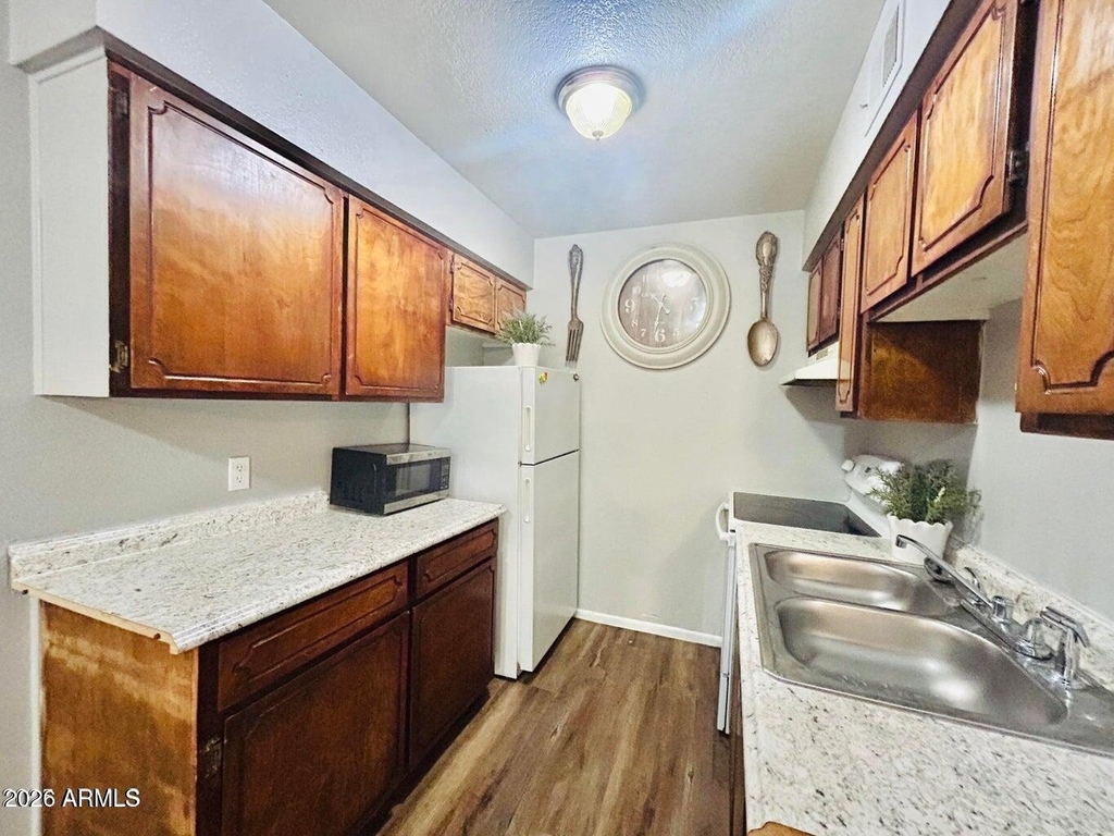 240 S Doran -- - Photo 3