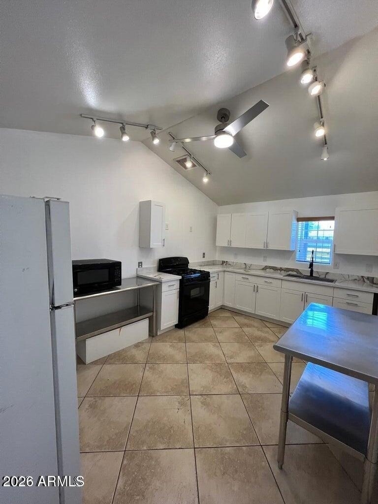1613 W Mountain View Road - Photo 3