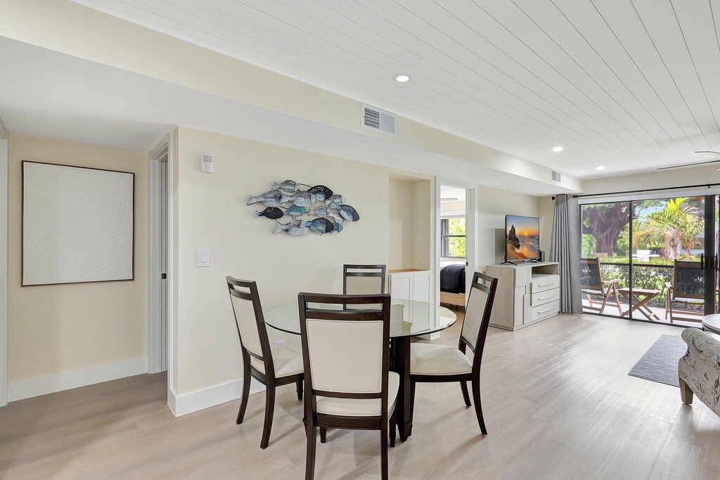 4885 Se Capstan Avenue - Photo 2