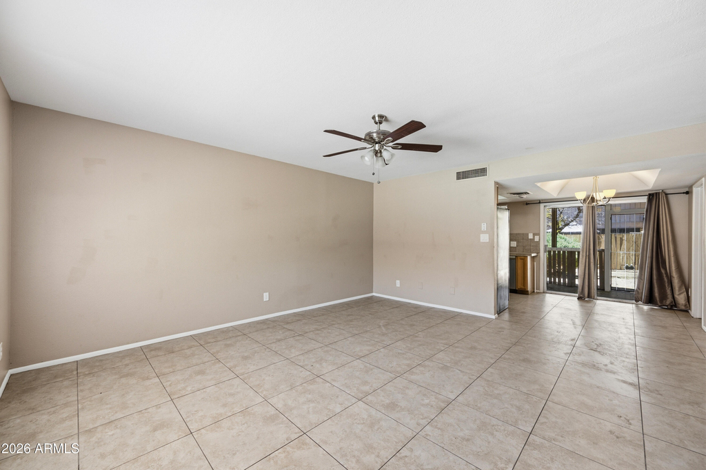 10411 N 11th Avenue - Photo 2