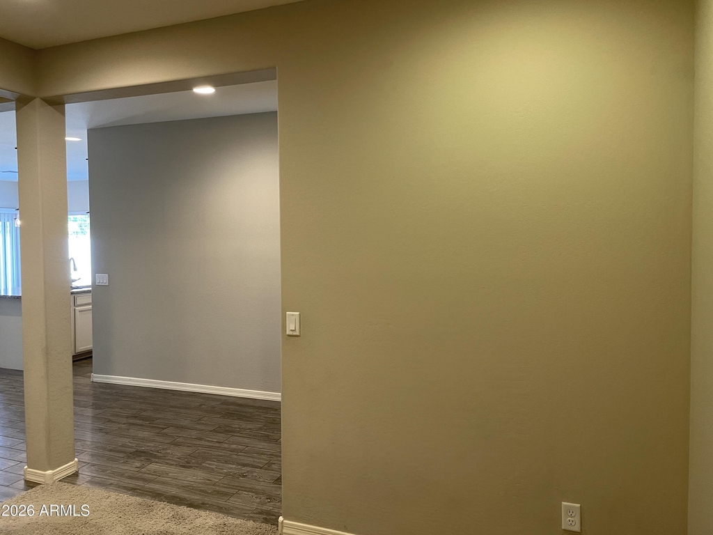 16500 N 181st Avenue - Photo 6