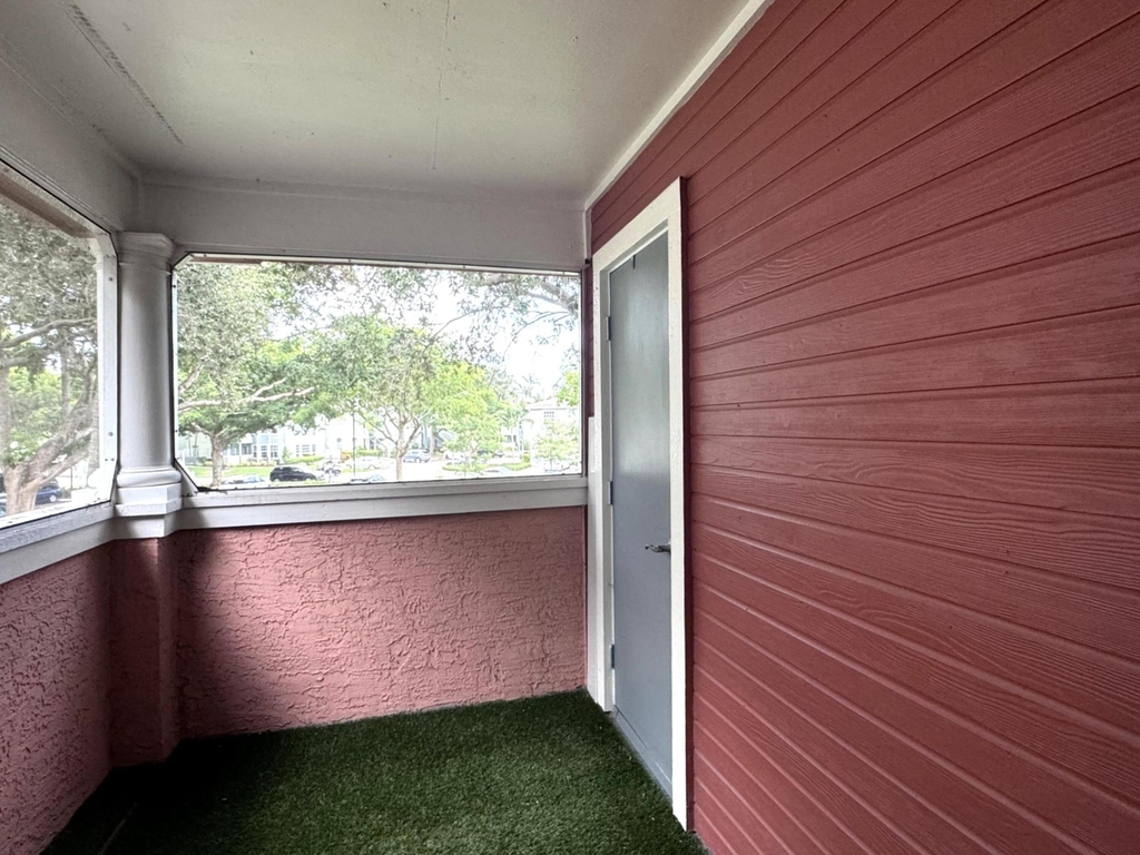 1011 Crystal Way - Photo 12
