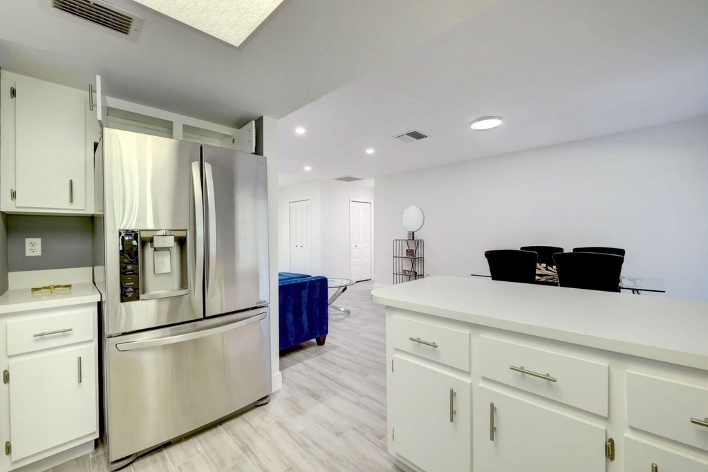 543 Se Greenway Terrace - Photo 8