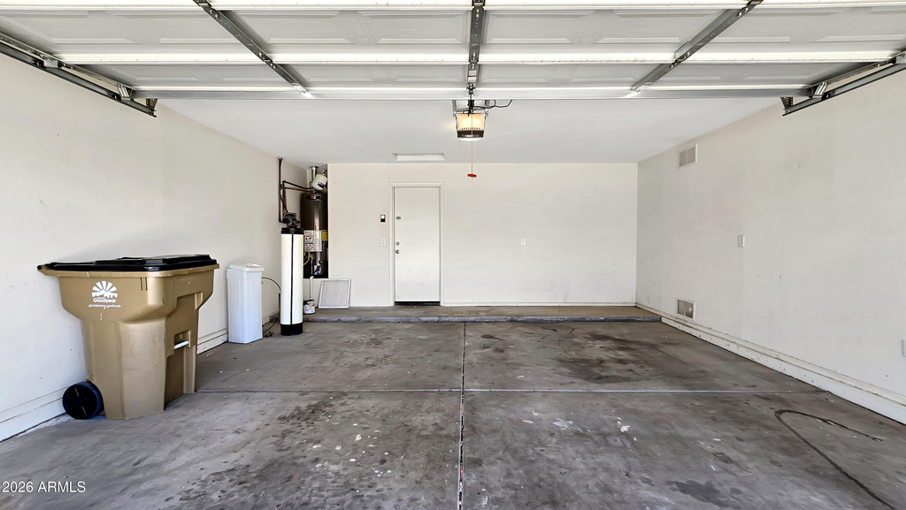 15857 W Moreland Street - Photo 23