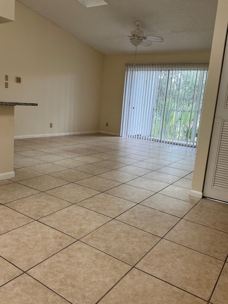2506 Se Anchorage Cove - Photo 2
