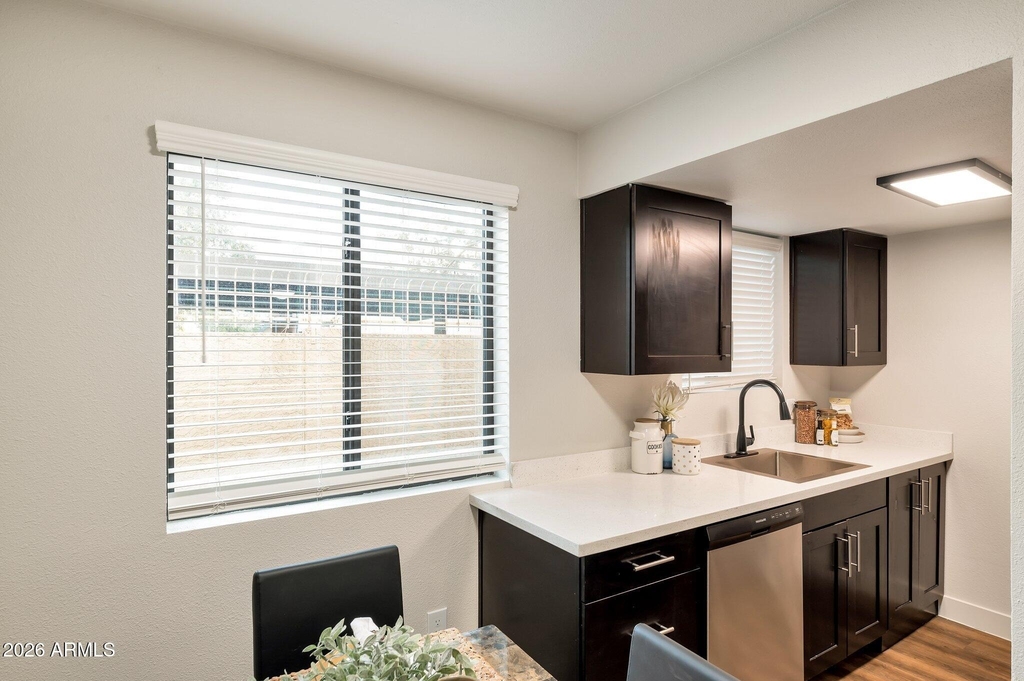 1827 E Lemon Street - Photo 8