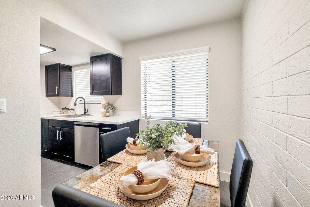 1827 E Lemon Street - Photo 9