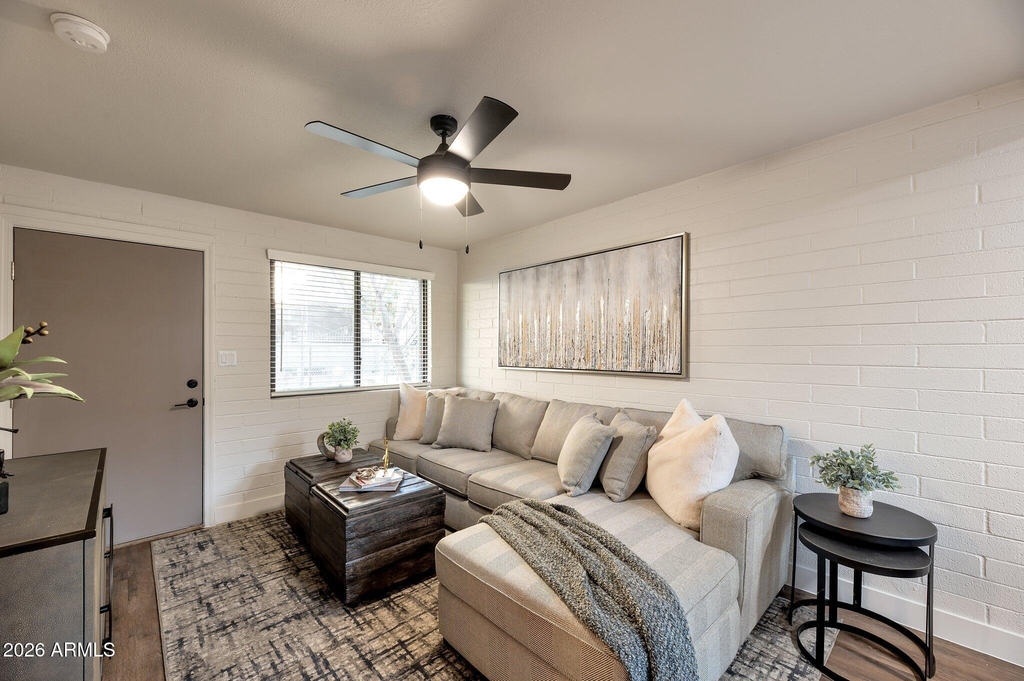 1827 E Lemon Street - Photo 3
