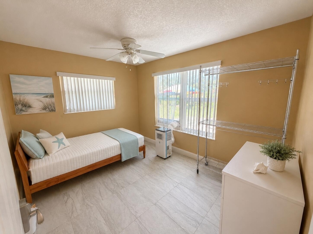 6308 Sw 25th Street - Photo 2
