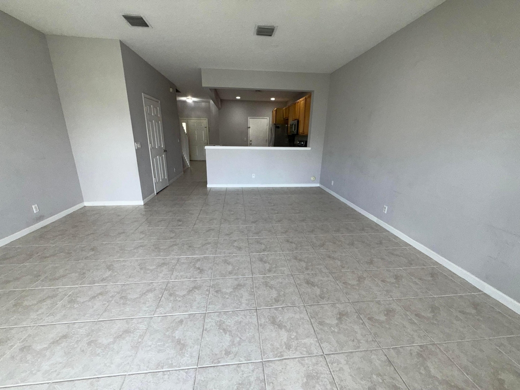 1083 Woodfield Road - Photo 9