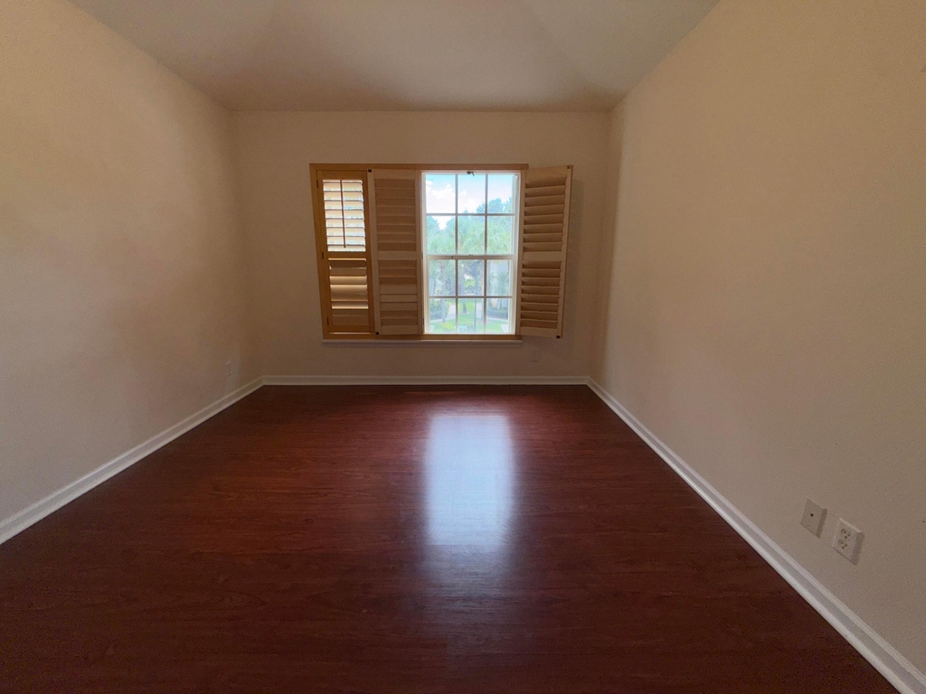1083 Woodfield Road - Photo 14