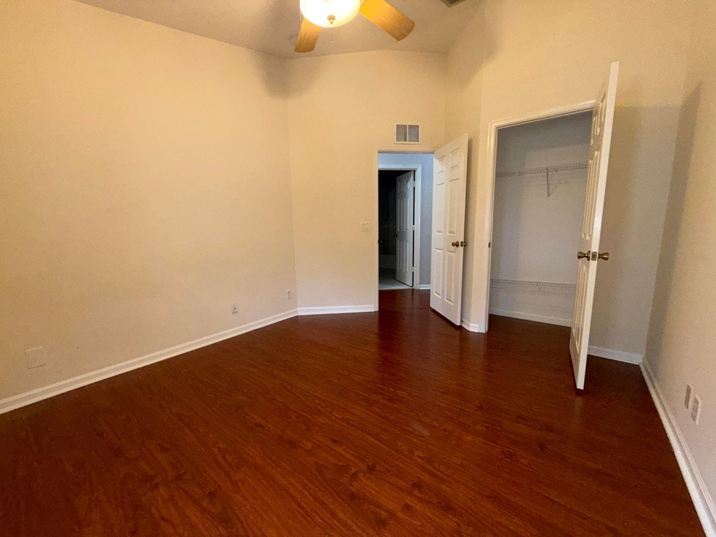 1083 Woodfield Road - Photo 11