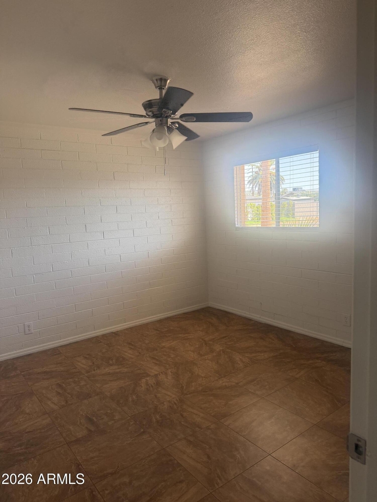 7001 E Wilshire Drive - Photo 8