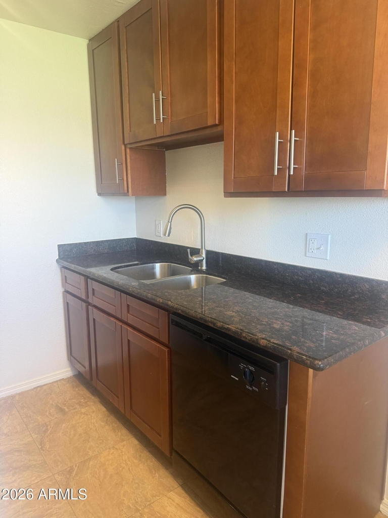 7001 E Wilshire Drive - Photo 5