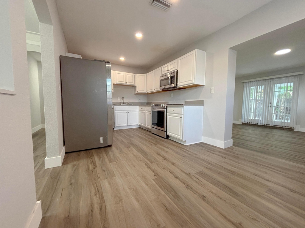 6720 Sw 17th Street Sw - Photo 4